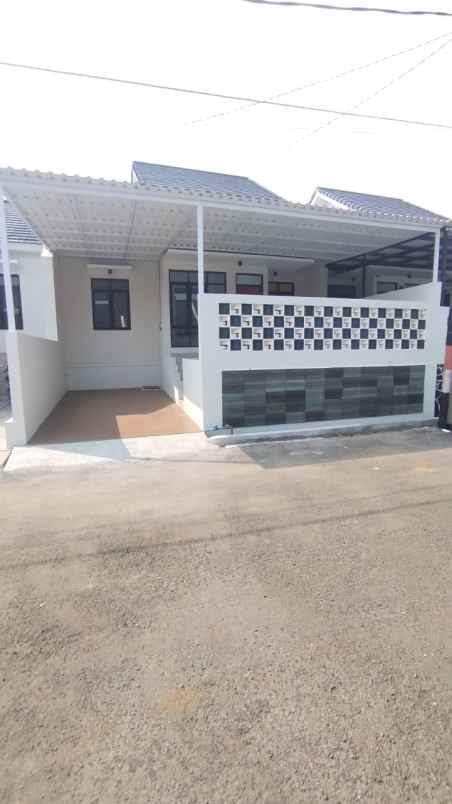 dijual rumah kamarung