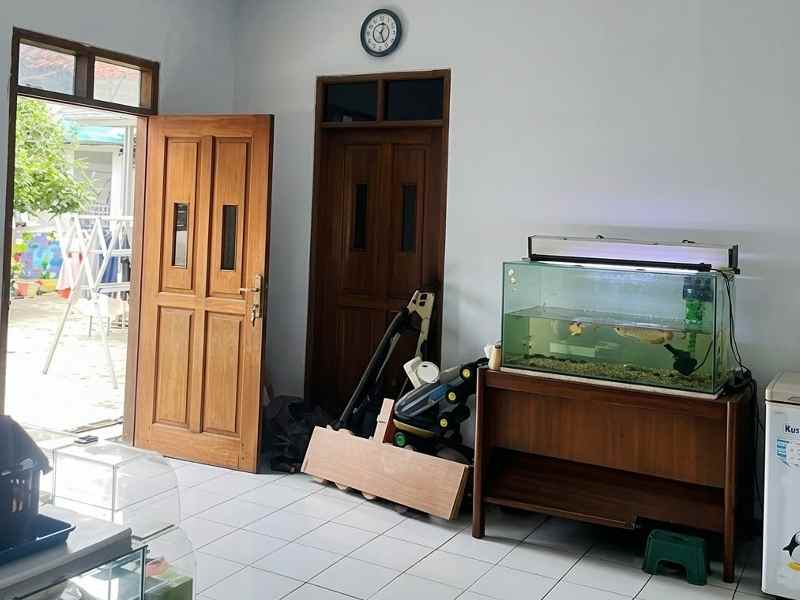 dijual rumah karet tengsin