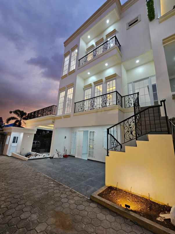 dijual rumah kayu mas