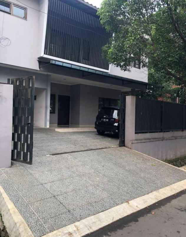 dijual rumah kebayoran lama