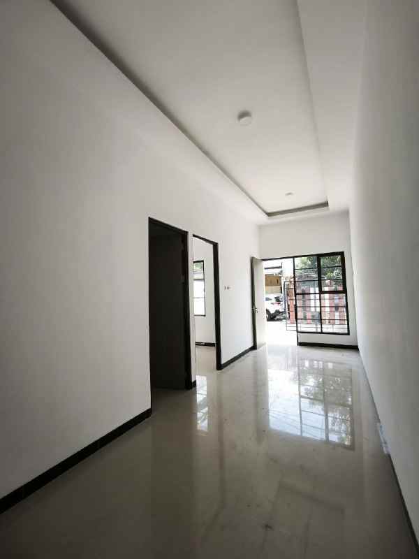 dijual rumah kebraon manis utara