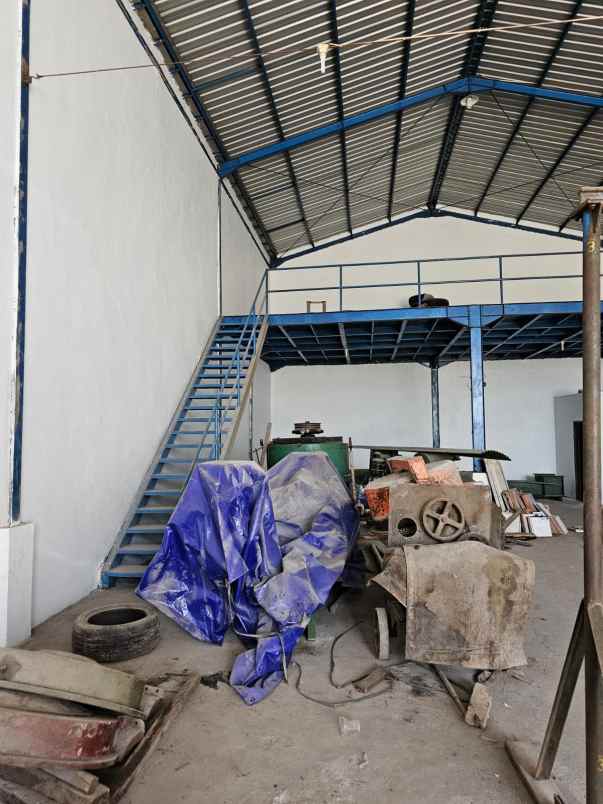 dijual rumah kedinding