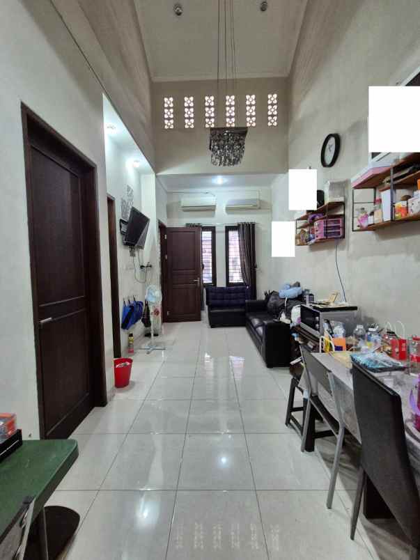 dijual rumah kelapa cengkir kelapa gading