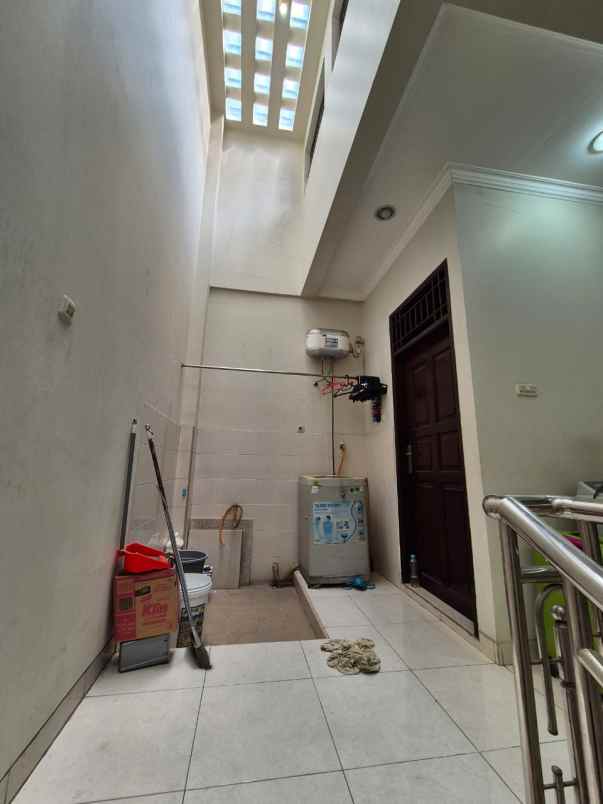 dijual rumah kelapa cengkir kelapa gading