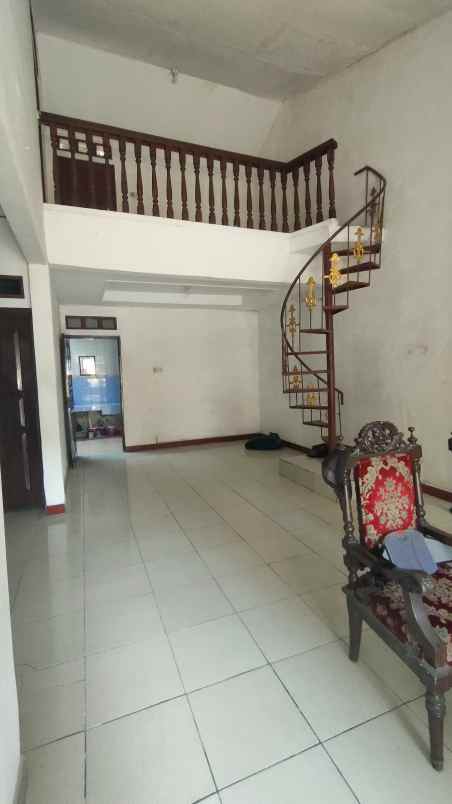 dijual rumah kelapa dua wetan