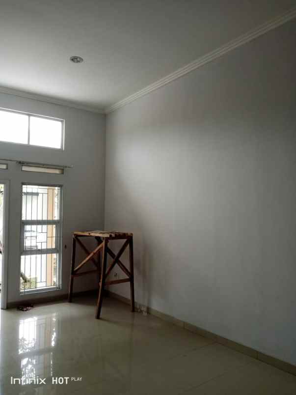 dijual rumah kembang pare residence