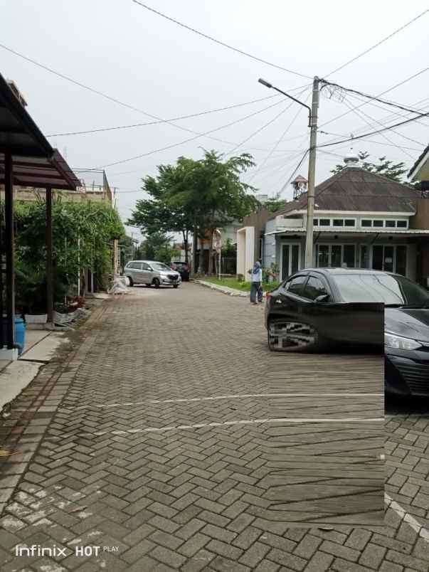 dijual rumah kembang pare residence