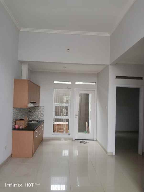 dijual rumah kembang pare residence