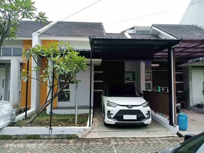 dijual rumah kembang pare residence