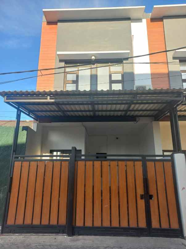 dijual rumah kemlaten kedurus karangpilang