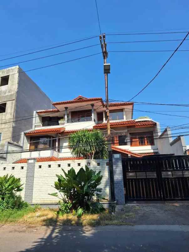 dijual rumah keputran kec tegalsari