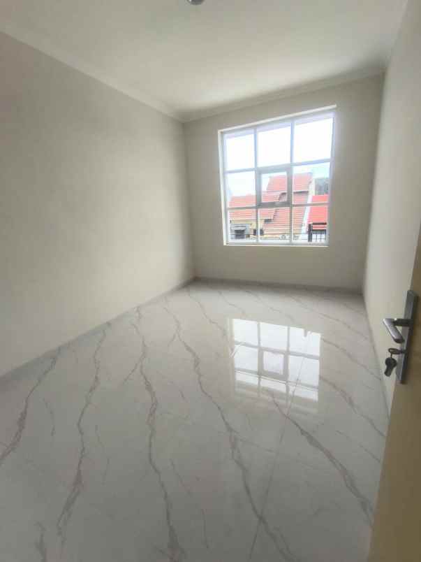 dijual rumah ketintang madya surabaya new