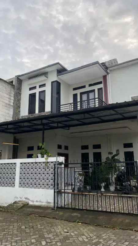 dijual rumah kiaracondong bandung jawa