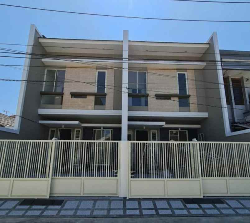 dijual rumah klampis