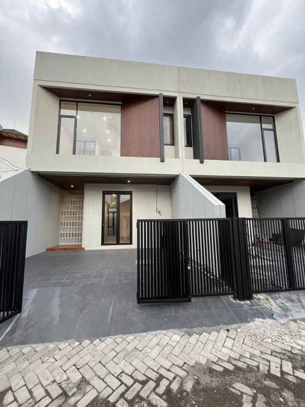 dijual rumah klampis