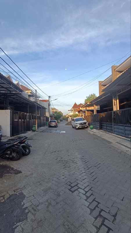 dijual rumah klampis semolo tengah