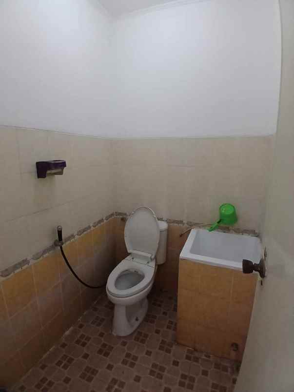 dijual rumah kln raya tole iskandar depok