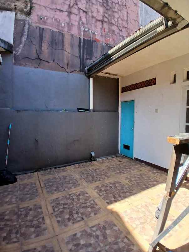 dijual rumah kln raya tole iskandar depok