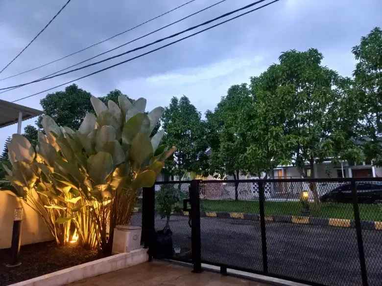 dijual rumah komplek adipura cluster