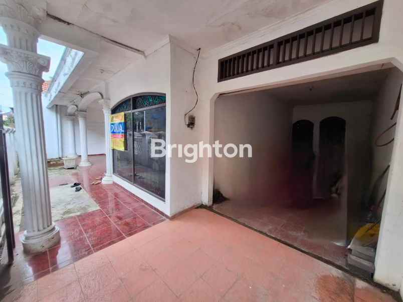 dijual rumah komplek bank dagang negara