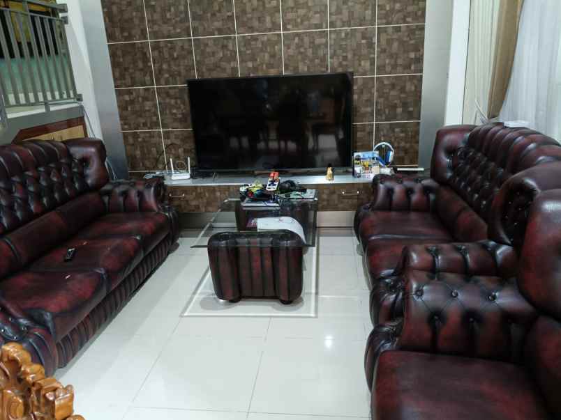 dijual rumah komplek billy moon