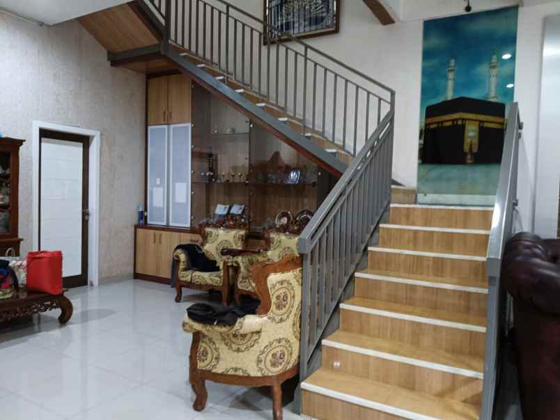 dijual rumah komplek billy moon