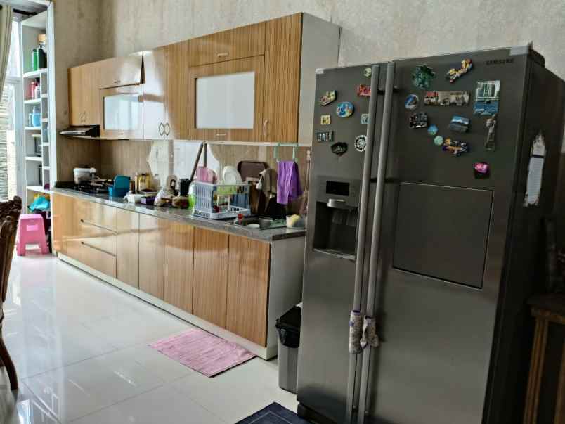 dijual rumah komplek billy moon