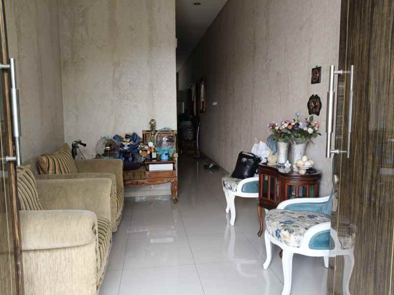 dijual rumah komplek billy moon