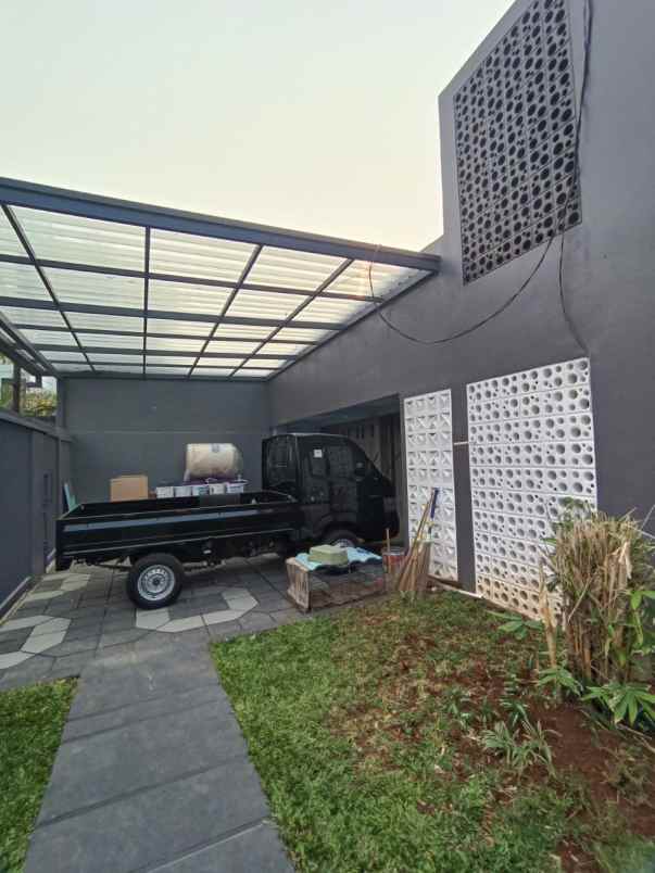 dijual rumah komplek deplu pondok aren