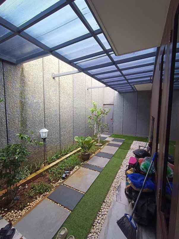 dijual rumah komplek deplu pondok aren