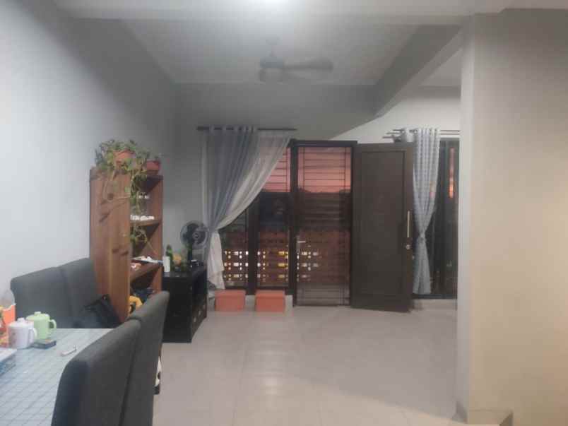 dijual rumah komplek graha raya bintaro