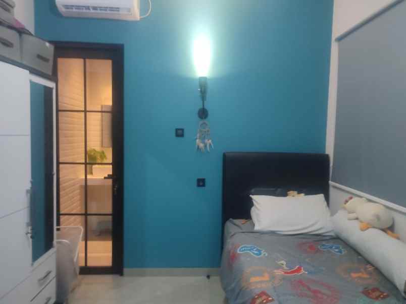 dijual rumah komplek graha raya bintaro