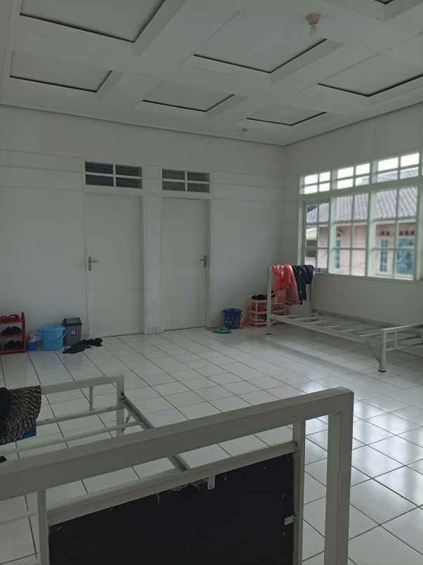 dijual rumah komplek guruminda