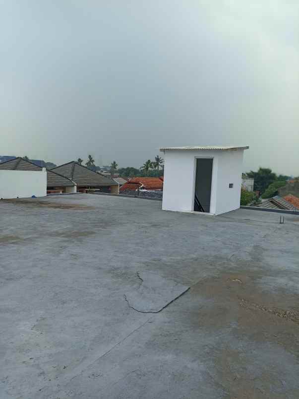 dijual rumah komplek guruminda