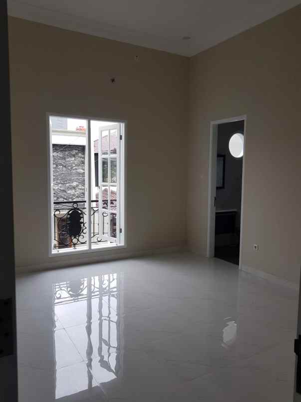 dijual rumah komplek kavlin al duren sawit