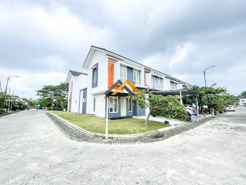 dijual rumah komplek medan resort city