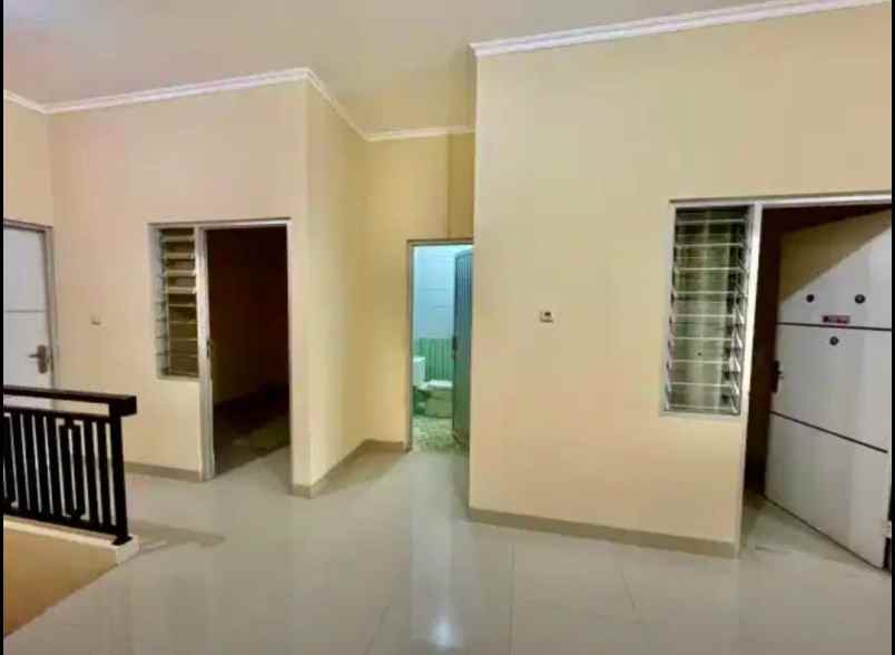 dijual rumah komplek modern hill pondok