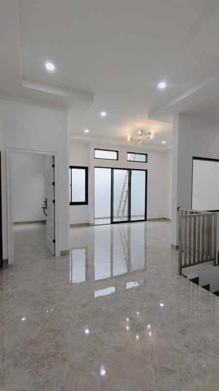 dijual rumah komplek nusa loka bsd
