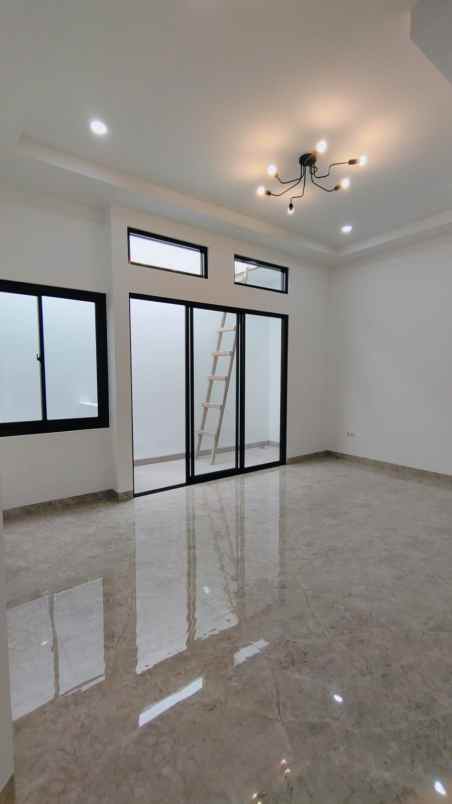 dijual rumah komplek nusa loka bsd