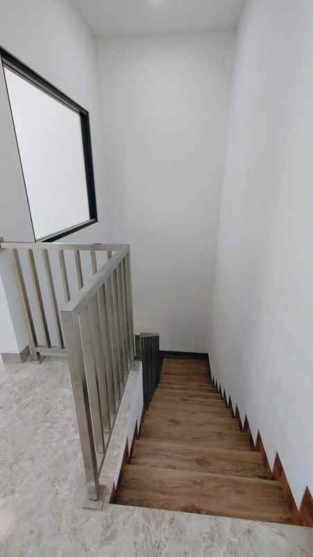 dijual rumah komplek nusa loka bsd