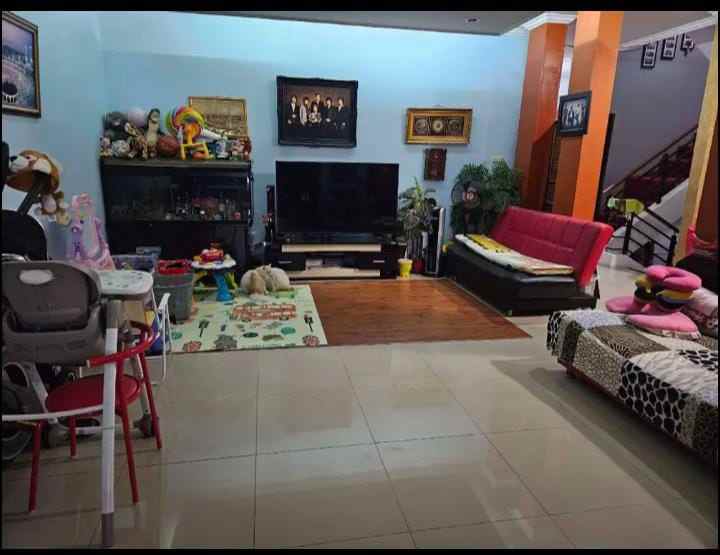 dijual rumah komplek parahyangan rumah