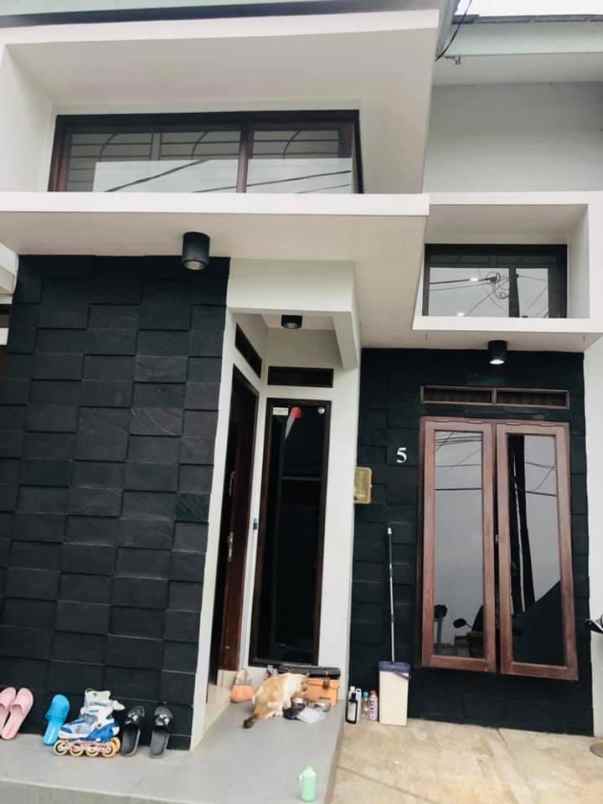 dijual rumah komplek permata permai