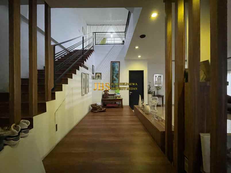 dijual rumah komplek royal sumatera