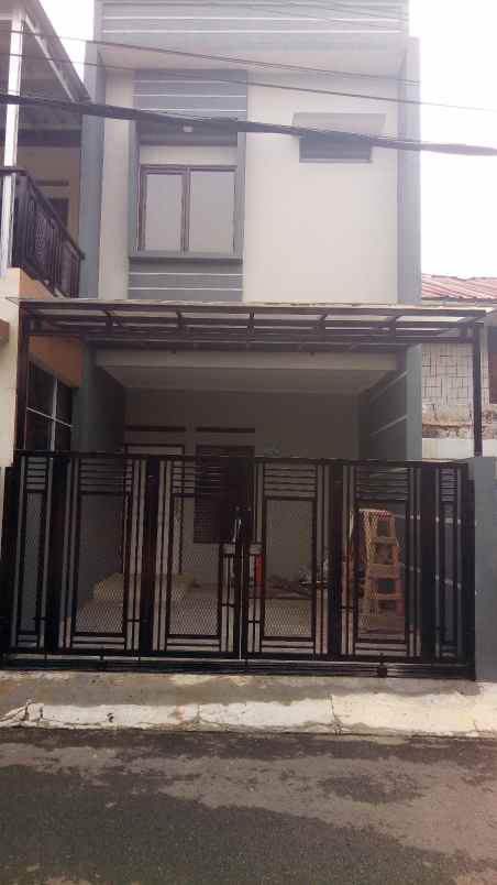 dijual rumah komplek suryalaya buahbatu