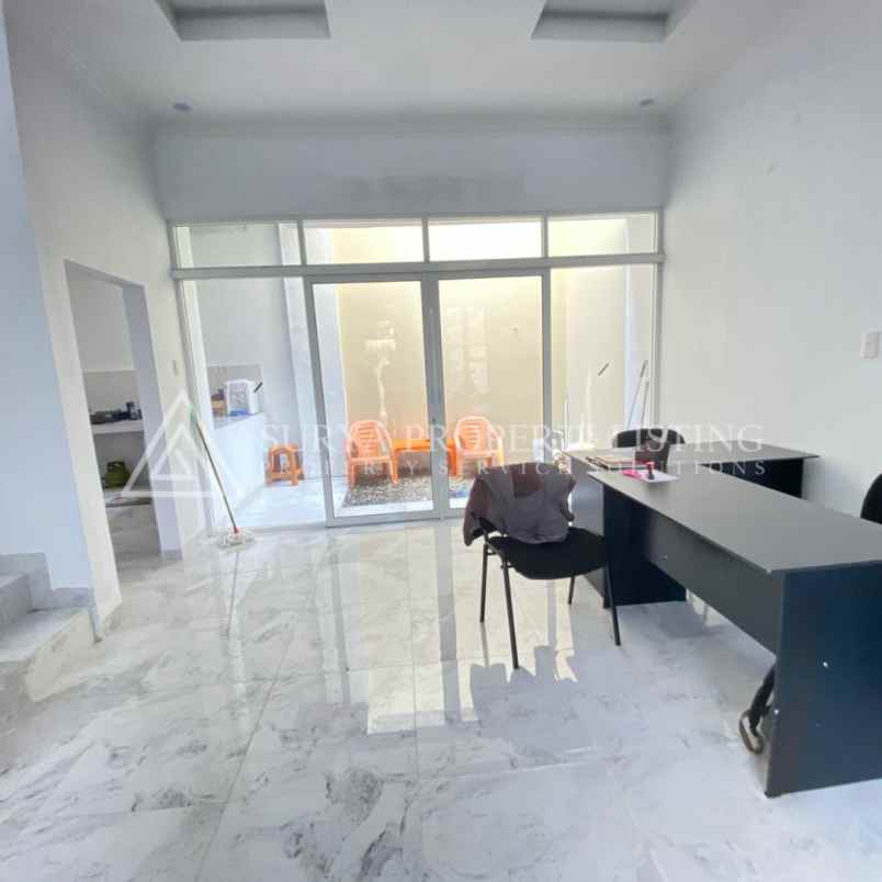 dijual rumah komplek tritura residence