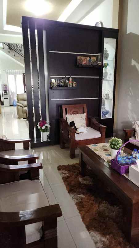 dijual rumah kota bandung jl kembar mas