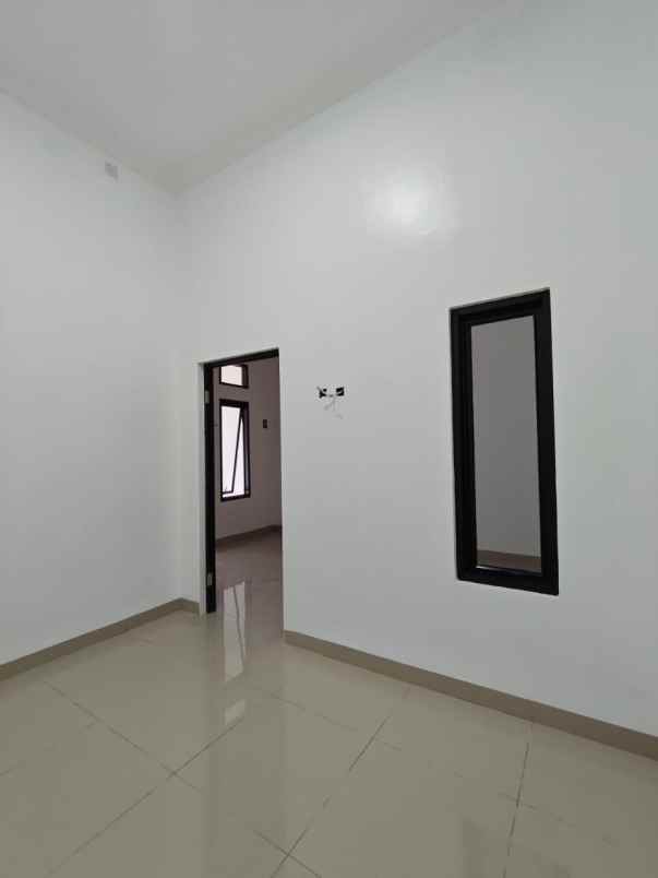 dijual rumah kota harapan indah bekasi