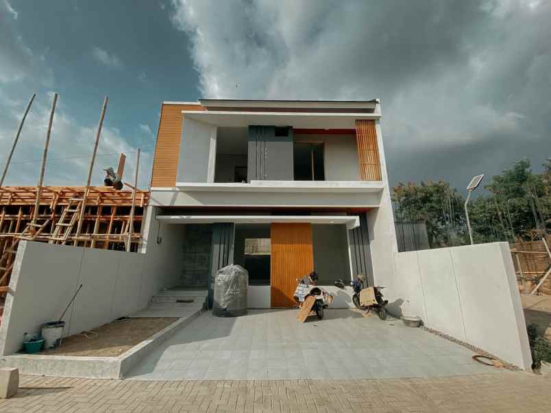 dijual rumah kronggahan