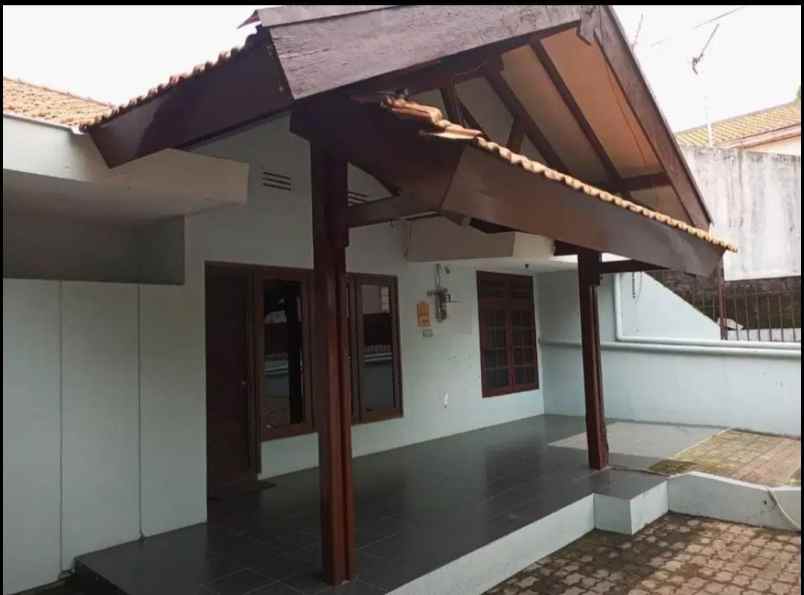 dijual rumah kutisari