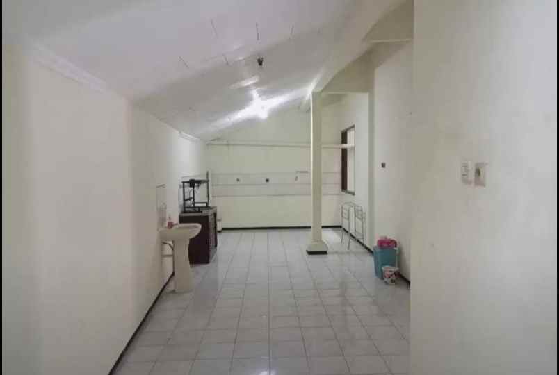 dijual rumah kutisari